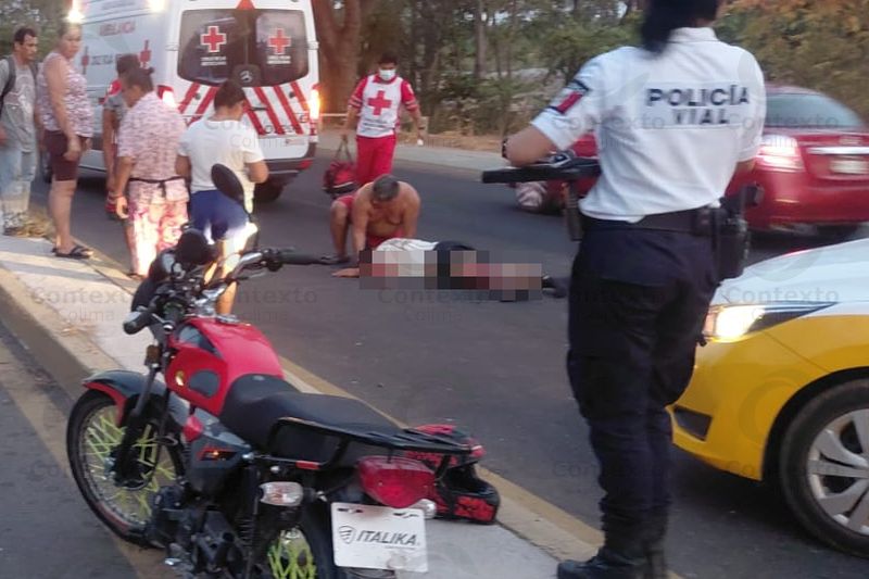 En este momento estás viendo Joven motociclista resulta herido tras sufrir caída en la carretera Tecomán – Cofradía de Morelos