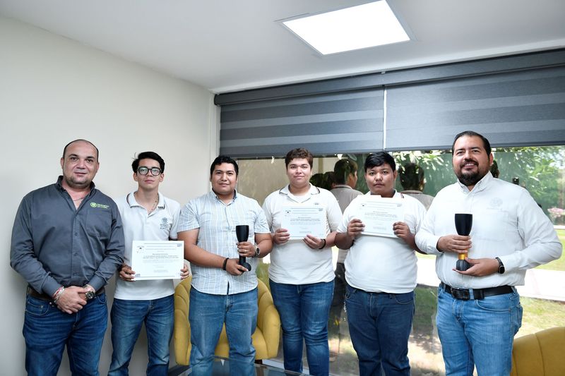 En este momento estás viendo Ganan bachilleres de la UdeC concurso nacional de diseño e impresión en 3D