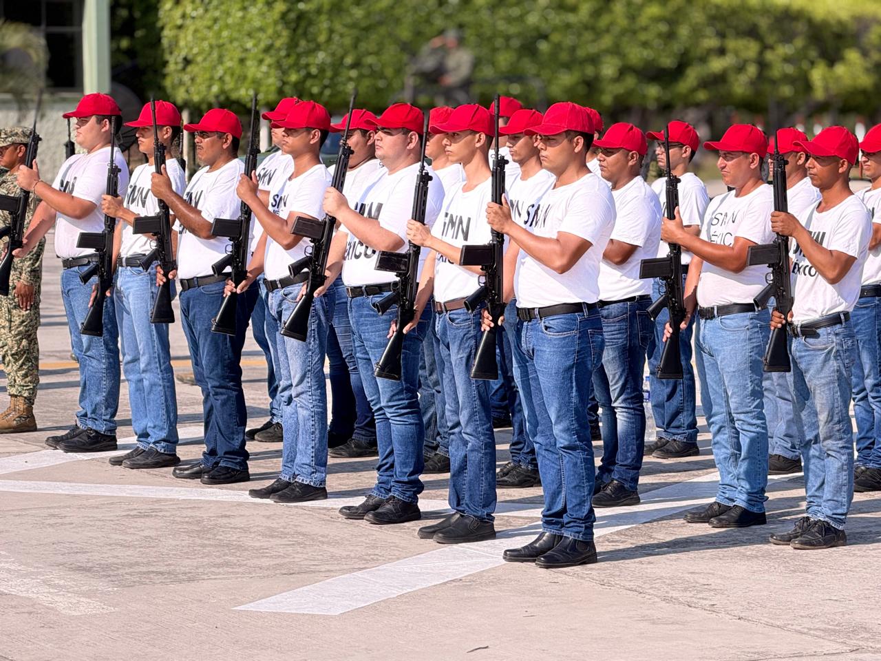 En este momento estás viendo Protestan bandera 22 jóvenes del SMN en Tecomán durante el 164 aniversario de la Batalla de Puebla