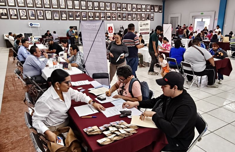 En este momento estás viendo Más de 200 personas aprovecharon la Feria de Empleo en Villa de Álvarez