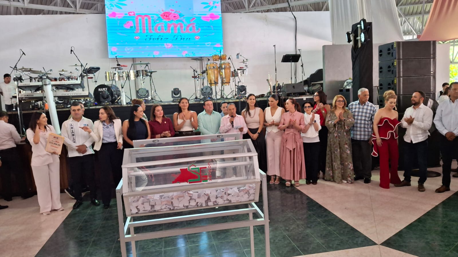 En este momento estás viendo Realiza homenaje STSGE a mamás sindicalizadas