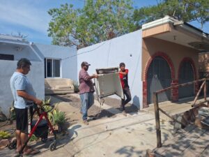 Lee más sobre el artículo Gobierno de Tecomán realiza campaña de descacharrización en Infonavit Las Palmas