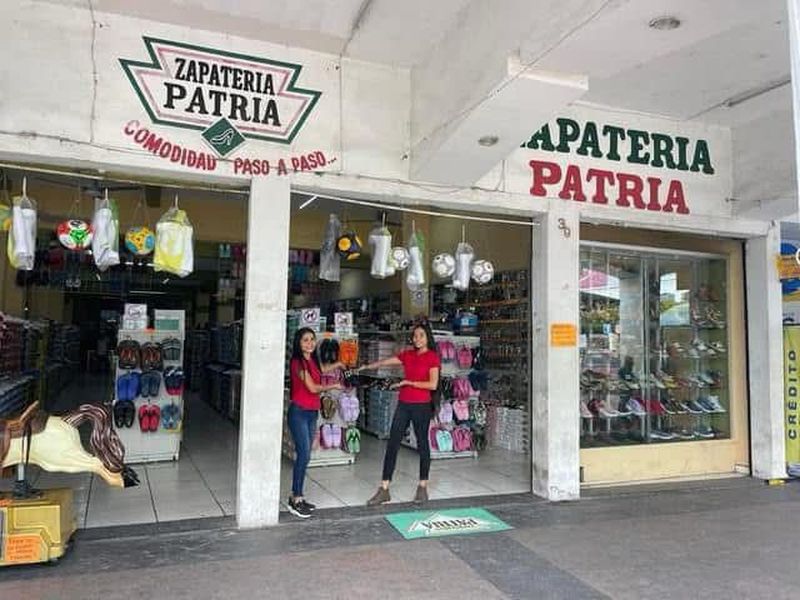 En este momento estás viendo Entre lo digital y la tradición: comercios de Tecomán apuestan por combinar redes sociales y trato presencial