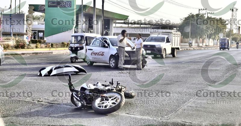 En este momento estás viendo Dos lesionados tras ser impactados por vehículo en Tecomán