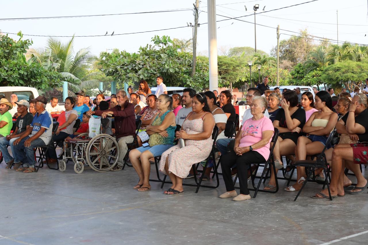 En este momento estás viendo Armando Reyna encabeza jornada “Día del Pueblo” en Caleras y anuncia nueva obra