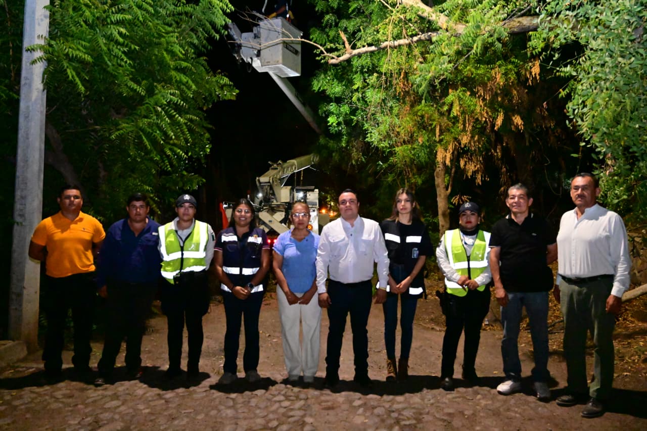 En este momento estás viendo Los Asmoles queda iluminado al 100% tras acciones del Ayuntamiento de Colima