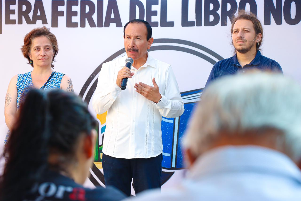 En este momento estás viendo Inicia Primera Feria del Libro Nómada en el Jardín Libertad de Colima
