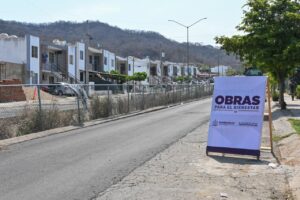Lee más sobre el artículo Rosi Bayardo mejora vialidades diariamente; inicia rehabilitación de calle Valle de las Manzanas