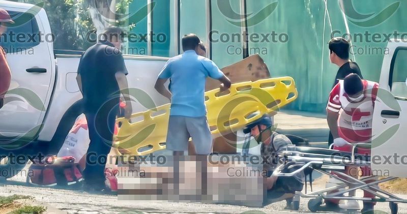 En este momento estás viendo Choque entre moto y camioneta deja a menor con fracturas en Tecomán
