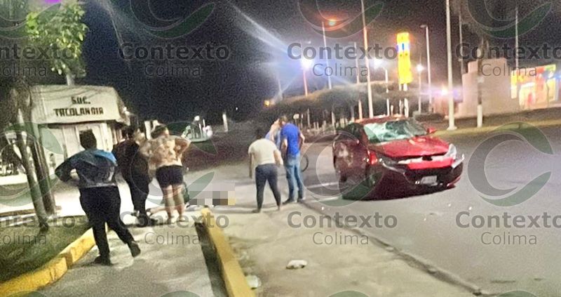 En este momento estás viendo Motociclista resulta lesionado tras choque contra automóvil en el centro de Tecomán