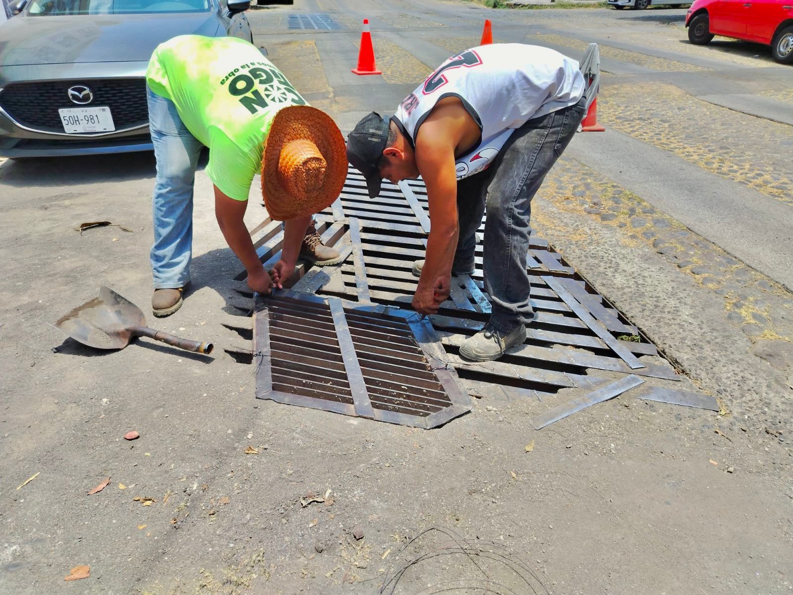 En este momento estás viendo Ayuntamiento de Colima inicia desazolve y limpieza de alcantarillas previo a lluvias