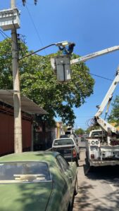 Lee más sobre el artículo Atiende Tecomán fallas de alumbrado y refuerza la seguridad en espacios públicos