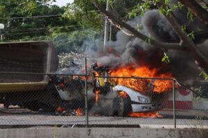 Lee más sobre el artículo ‘Incendio de vehículos por delincuentes sí puede ser cubierto por el seguro’: Alfonso Torres