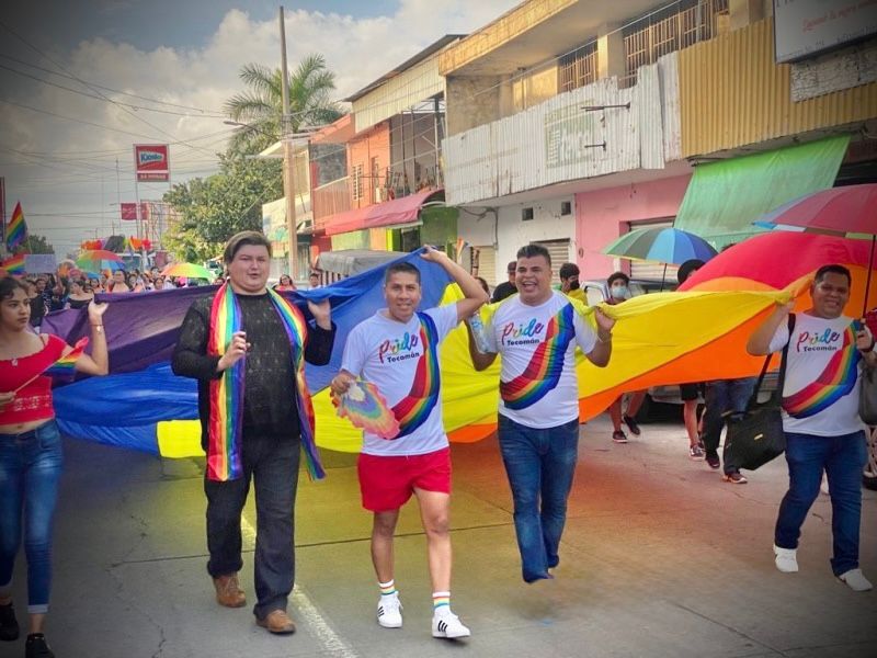 En este momento estás viendo Partidos buscan apropiarse de marchas LGBT+; Colima no es la excepción