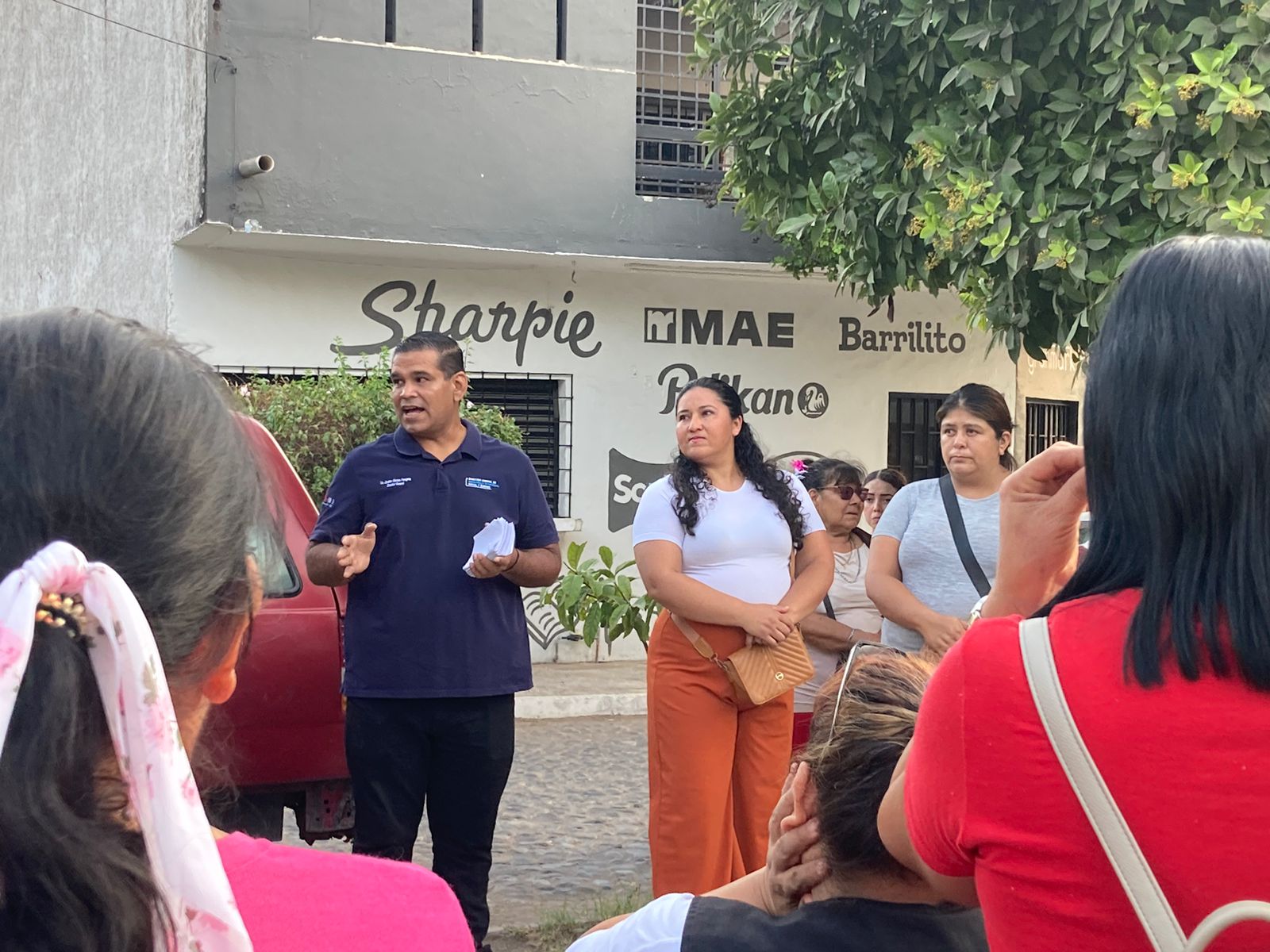 En este momento estás viendo Emprendedores afinan detalles para el primer Market Vecinal en Torres Quintero y Puerta del Valle en Colima