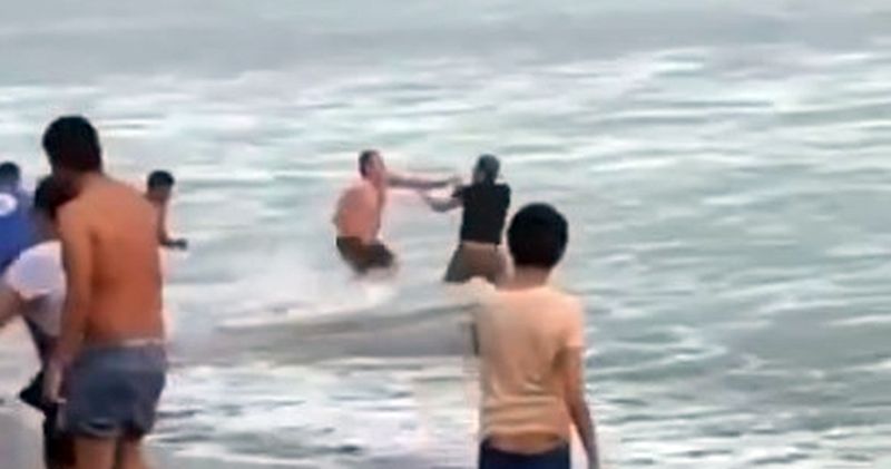 En este momento estás viendo Intento de rescate en Cuyutlán deja un desaparecido y agresión a salvavidas