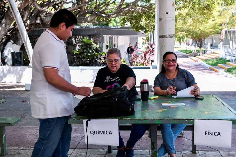 En este momento estás viendo Realiza UdeC Concurso de Conocimientos en Ciencias 2026 para estudiantes de bachillerato