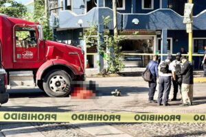 Lee más sobre el artículo Muere policía y otro resulta herido tras ser atropellados por tráiler en Armería