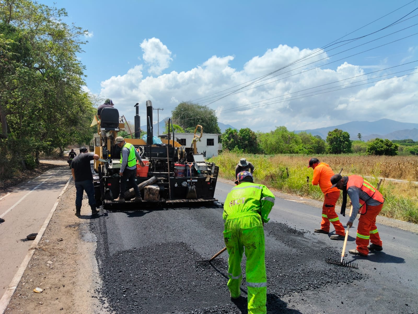 En este momento estás viendo Gobierno de Indira Vizcaíno fortalece la Red Carretera Estatal