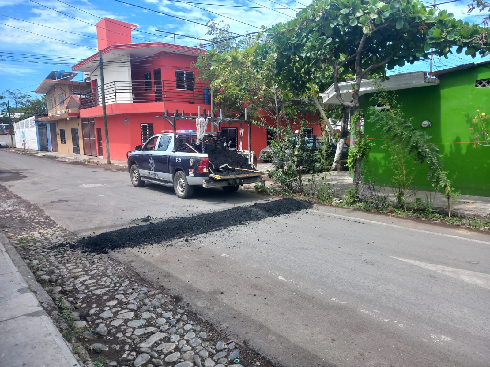 En este momento estás viendo Instala Gobierno de Tecomán reductores de velocidad en diversos puntos del municipio