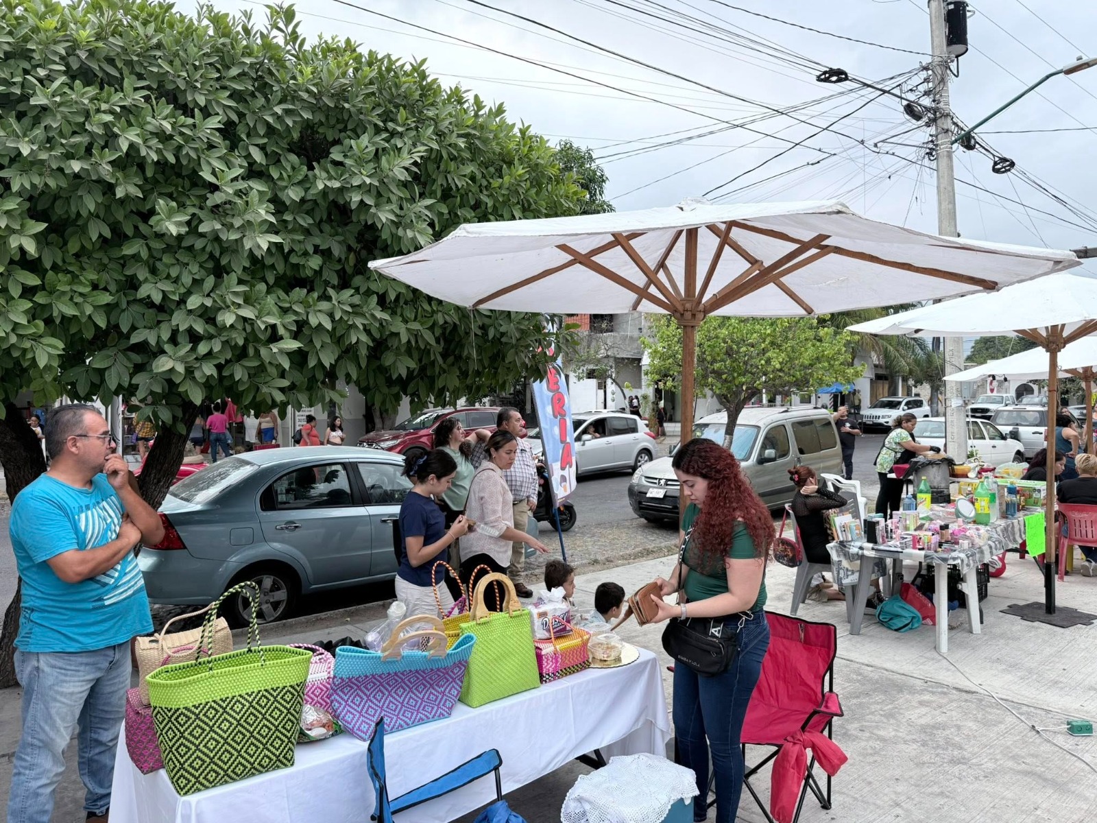 En este momento estás viendo Market Vecinal reúne a más de 40 emprendedores y fortalece el comercio local en Colima