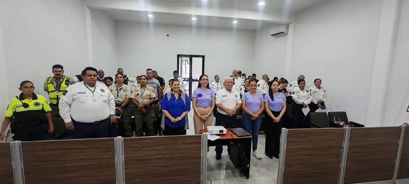 En este momento estás viendo Capacitan a policías de Colima para fortalecer atención a mujeres víctimas de violencia