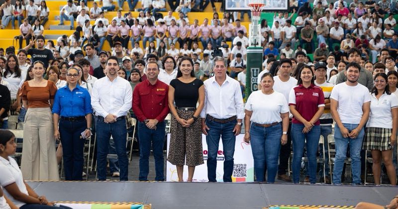 En este momento estás viendo Alrededor de 1,200 estudiantes de Tecomán conocen beneficios de Mi ColiBeca para el Futuro