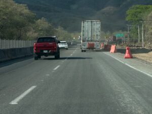 Lee más sobre el artículo Alertan por riesgo de golpe de calor ante largas esperas en la autopista Colima-Manzanillo