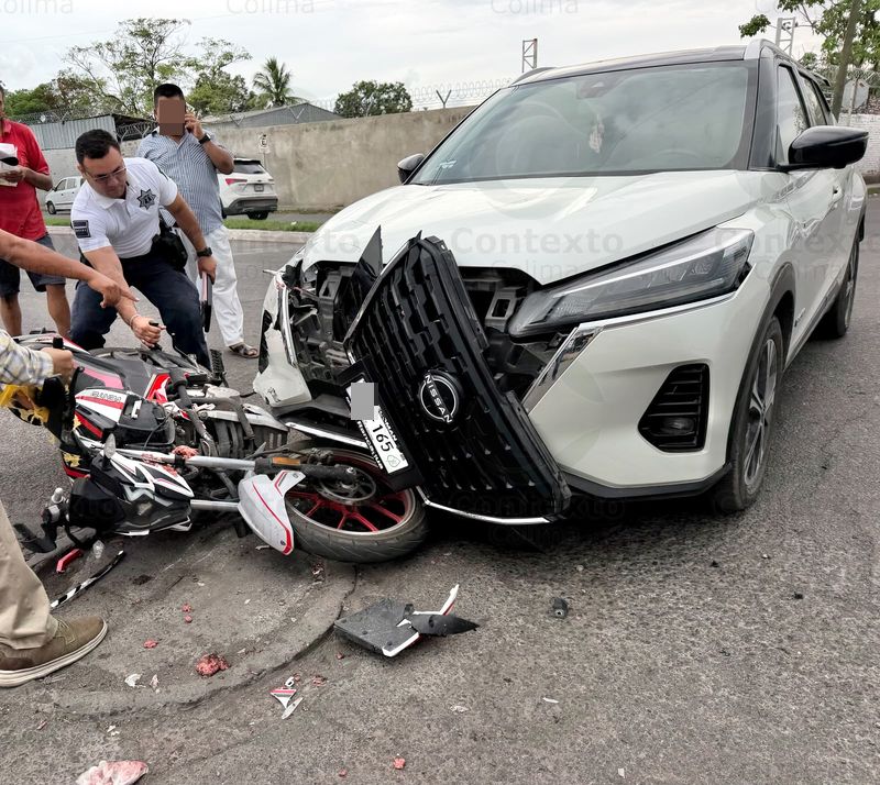 En este momento estás viendo Motociclistas resultan lesionados tras choque en la Pedro Torres Ortiz