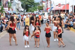 Lee más sobre el artículo Más de 150 participantes llenan de ritmo el Maratón de Baile “Muévete 2026” en Tecomán