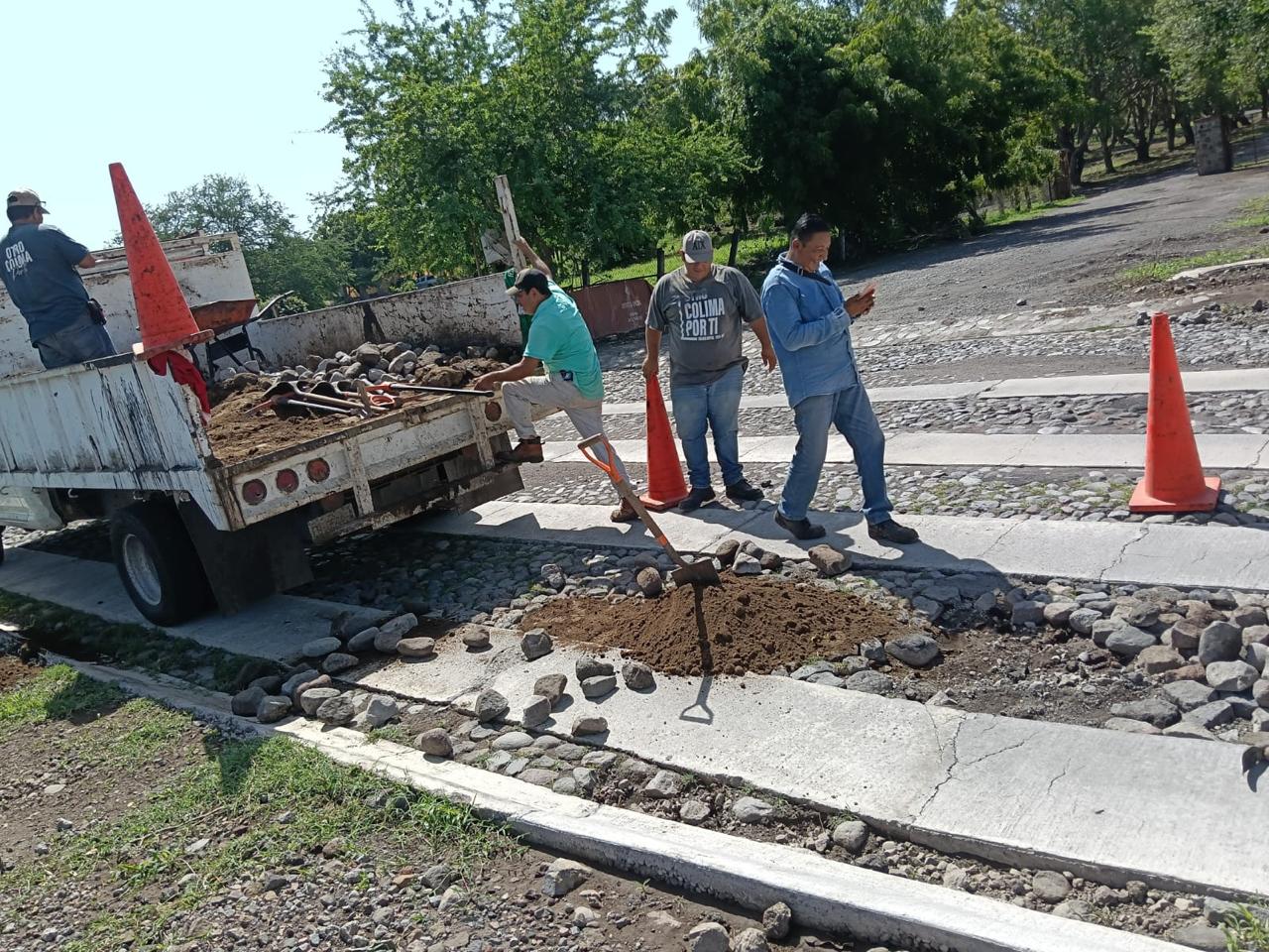 En este momento estás viendo Ayuntamiento de Colima intensifica el mantenimiento de vialidades con rehabilitación en avenida Constitución