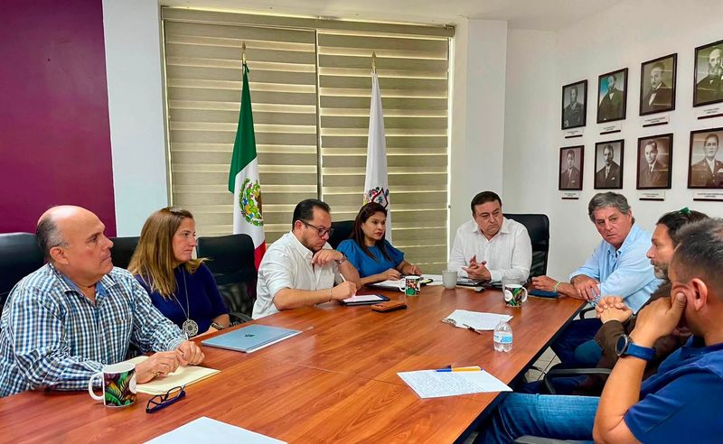 En este momento estás viendo Gobierno estatal y transportistas alcanzan acuerdos para reanudar obras carreteras