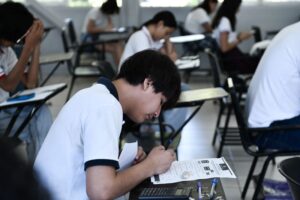 Lee más sobre el artículo Destacan estudiantes de 12 bachilleratos de la UdeC en Concurso de Conocimientos en Ciencias 2026