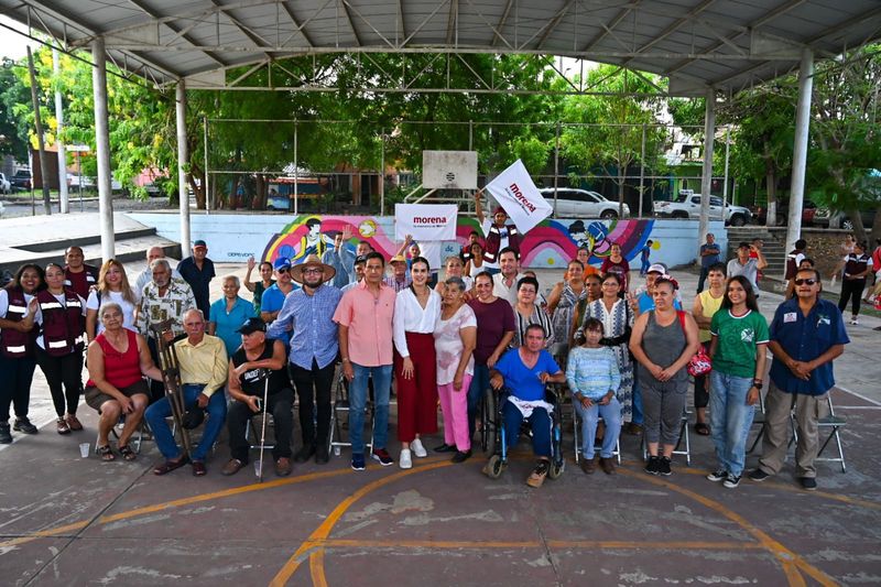 En este momento estás viendo Rosi Bayardo visita a familias villalvarenses en defensa de la transformación y la soberanía nacional
