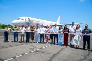 Lee más sobre el artículo Indira Vizcaíno recibe el primer vuelo AIFA-Manzanillo de Viva Aerobús; trasladó a 163 pasajeros