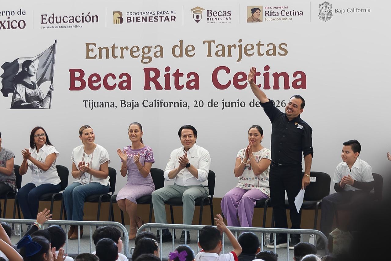 En este momento estás viendo Concluye Julio León gira nacional de entrega de tarjetas de la beca “Rita Cetina” para estudiantes de primaria