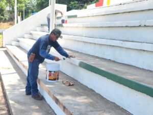 Lee más sobre el artículo Rehabilita Ayuntamiento de Colima la cancha del tradicional barrio El Mezcalito