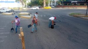 Lee más sobre el artículo Continúa programa de bacheo en principales avenidas de Colima