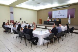 Lee más sobre el artículo Congreso de Colima incorpora cuatro carreras de la UIC a la Ley de Profesiones del Estado