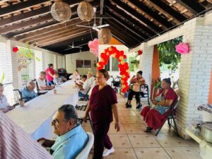 Lee más sobre el artículo Voluntarios y sociedad mantienen de pie al asilo de Tecomán