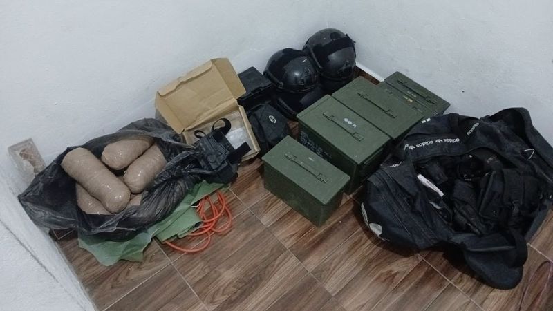 En este momento estás viendo Aseguran más de 2,500 cartuchos, armas, granadas, equipo táctico y droga en operativo conjunto