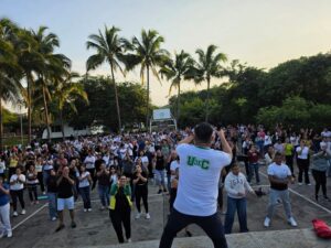 Lee más sobre el artículo Bachillerato 25 fortalece acompañamiento familiar con programa Escuela para Madres, Padres y Tutores