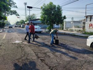 Lee más sobre el artículo Atiende Ayuntamiento de Colima baches en La Armonía y refuerza acciones por temporada de lluvias