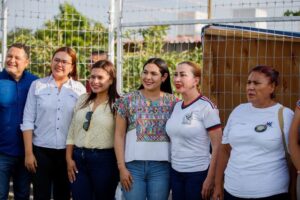 Lee más sobre el artículo Gobernadora entregó nueva cancha de futbol 5 en la colonia La Reserva de La Villa