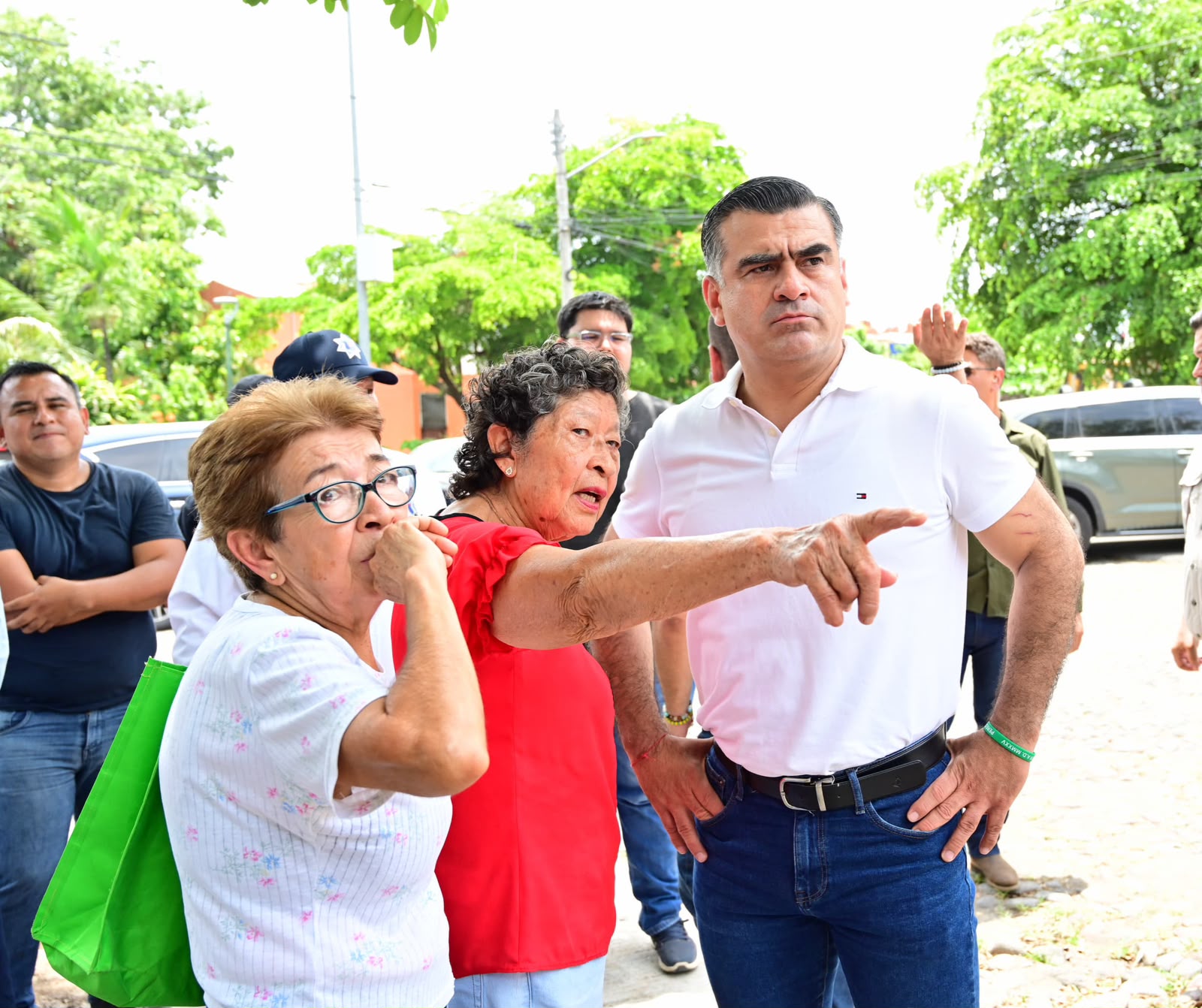 En este momento estás viendo Riult Rivera supervisa brigada de limpieza integral en Infonavit La Estancia