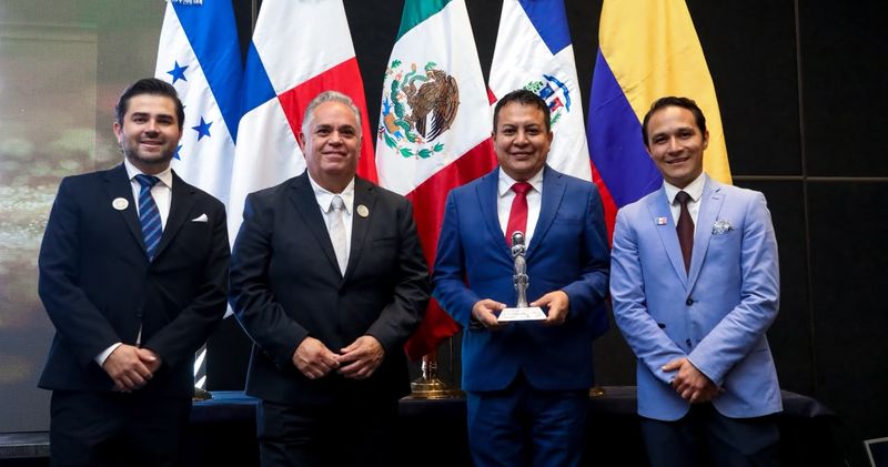 En este momento estás viendo DIF Tecomán recibe el Premio Internacional Tonantzin 2026 por su impacto en Gestión Social