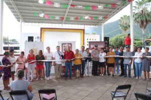 Lee más sobre el artículo Armando Reyna entrega nueva techumbre en Madrid