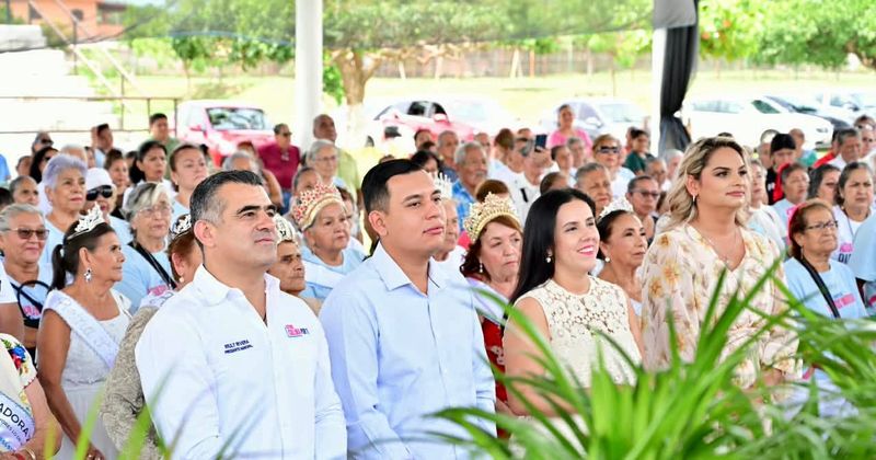En este momento estás viendo Conviven adultos mayores de Colima y Coquimatlán en evento por su día social