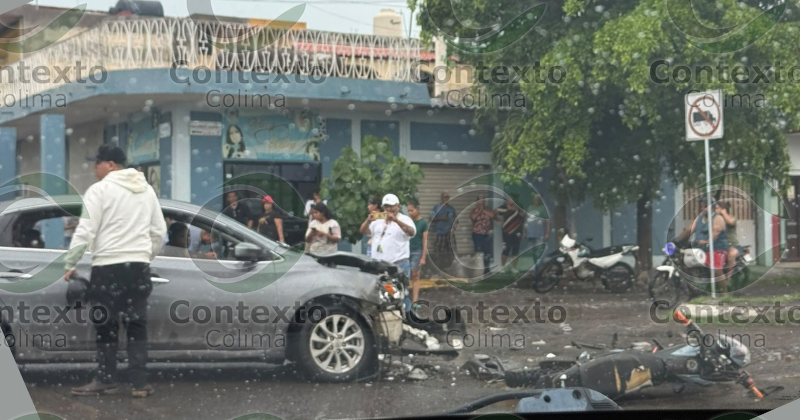 En este momento estás viendo Dos jóvenes de 15 y 16 años heridos tras choque con auto en Armería