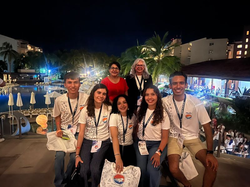 En este momento estás viendo Cinco estudiantes representan a la UdeC en Congreso Internacional del Programa Delfín